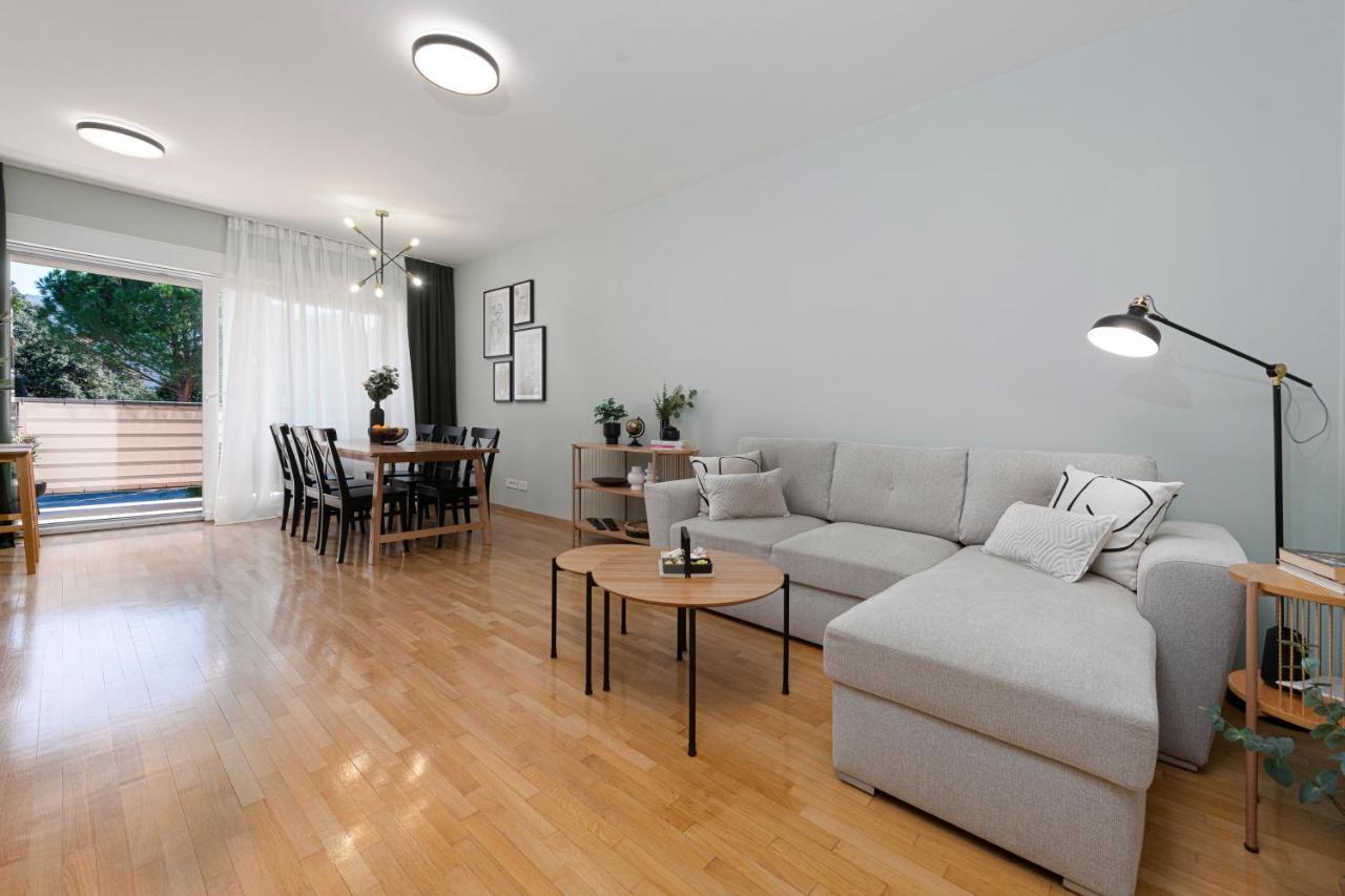River Apartment