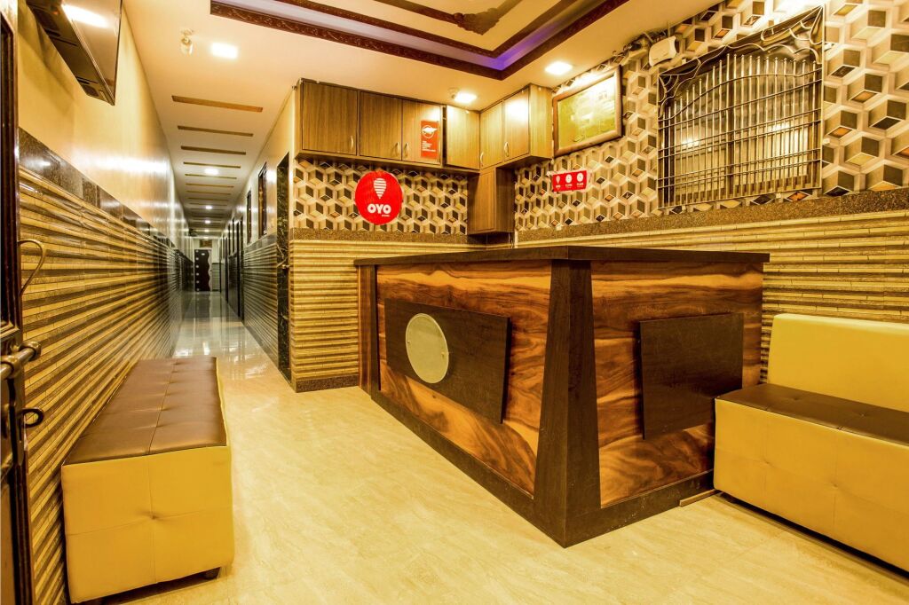 OYO 7062 Amana Suites