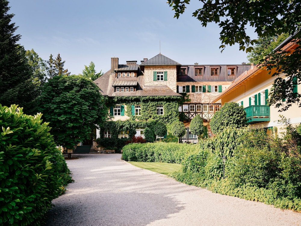 TAUROA Landhaus zu Appesbach — 4-Star Luxury Hotel in Sankt Wolfgang Im Salzkammergut, Austria