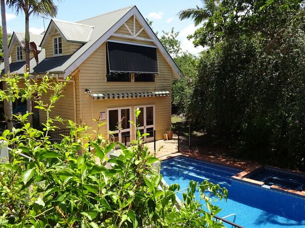 Jacaranda Lodge B&B — Springwood — photo 5
