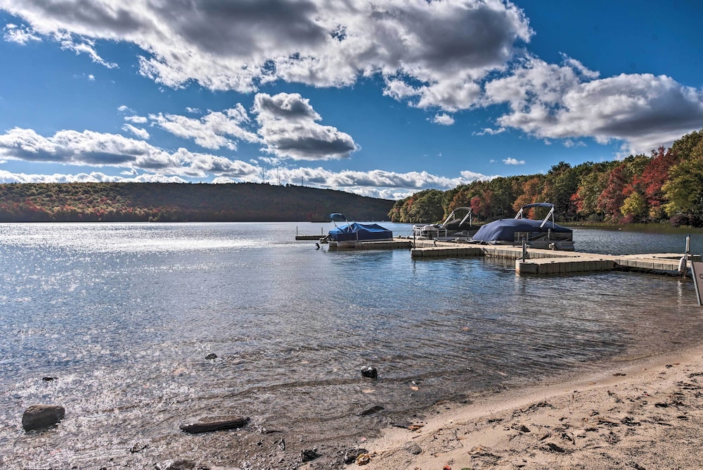 1 Mi To Jack Frost Ski Resort Water View Retreat - photo 2