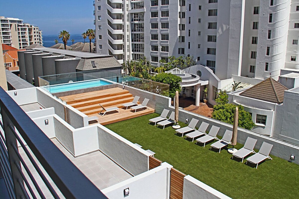 Fairmont 303