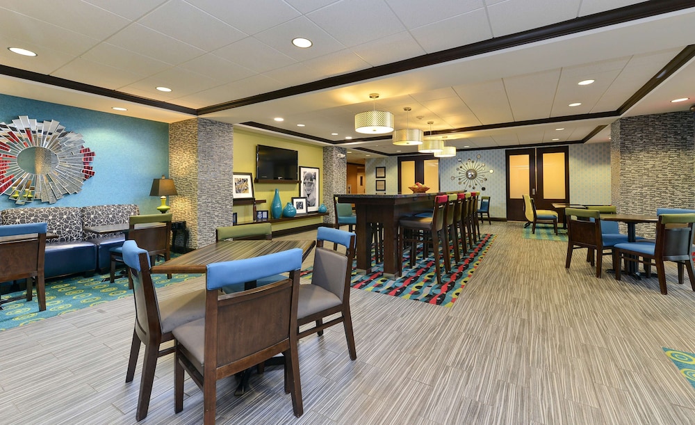 Hampton Inn Iowa City University Area - photo 4