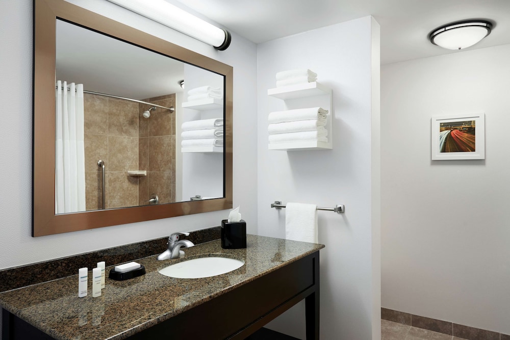 Hampton Inn & Suites Chicago Mt. Prospect - photo 21