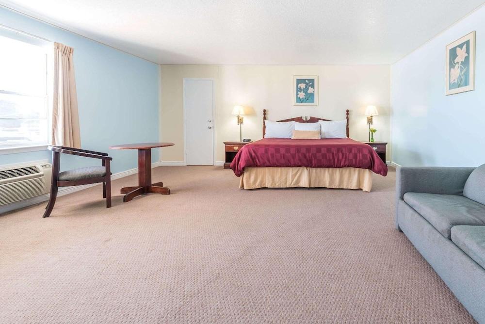 Relax Inn Mineral Wells - photo 17