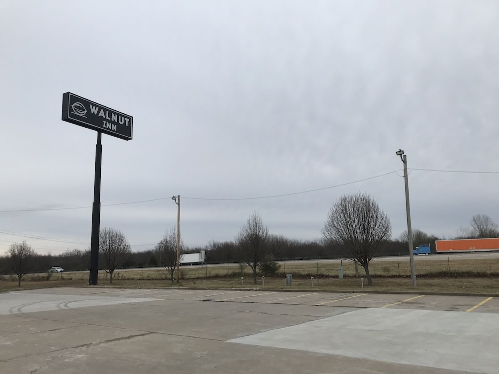Walnut Inn Motel - photo 14