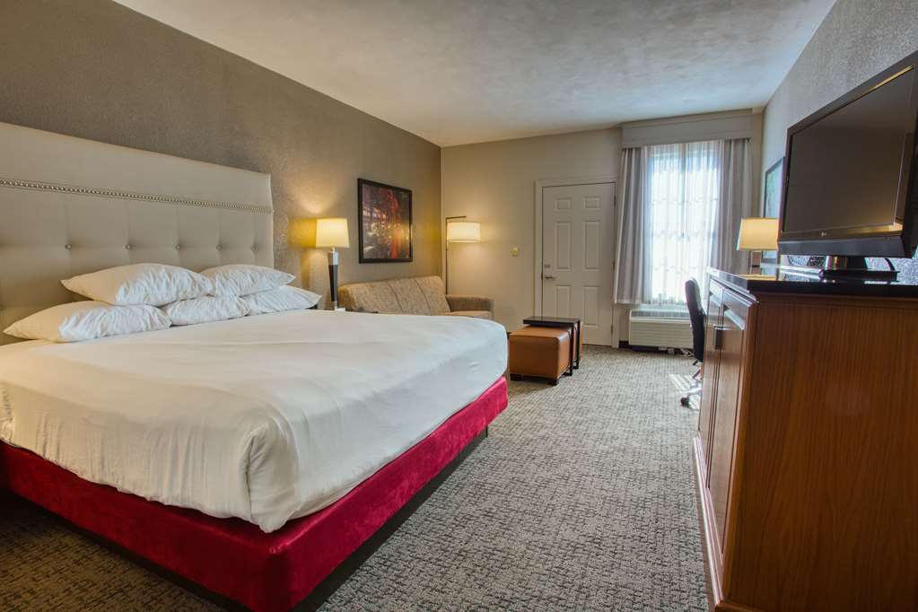 Drury Inn & Suites Near La Cantera Parkway - photo 16