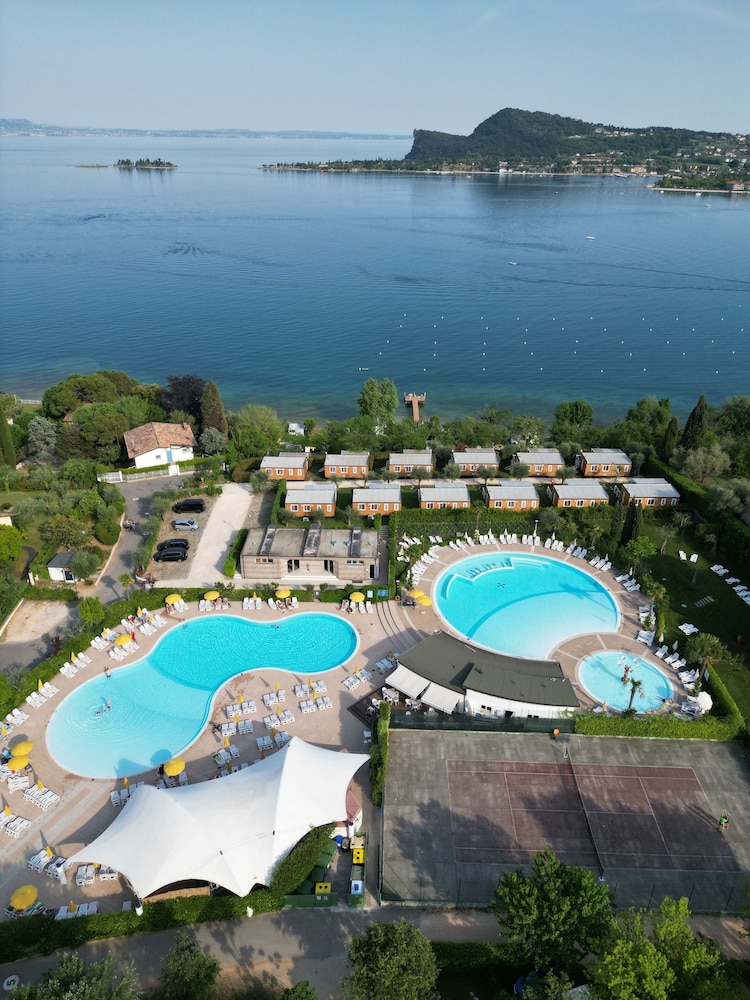 Camping Europa Silvella — 5-Star Luxury Hotel in Manerba Del Garda, Italy