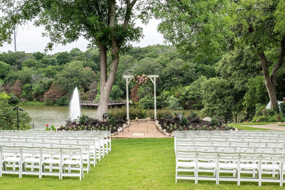 Hilton DFW Lakes Executive Conference Center - photo 84