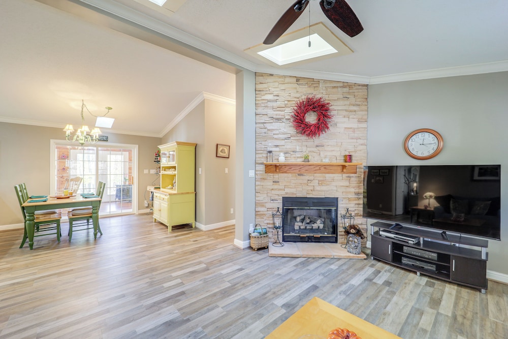 Hike & Bike in Beech Mtn Resort: Pet friendly Home - photo 5