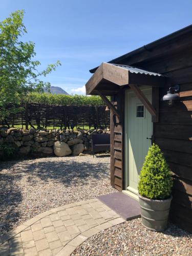 Cabin in the hills near Dolgellau — 4-Star Luxury Hotel in Dolgellau, United Kingdom