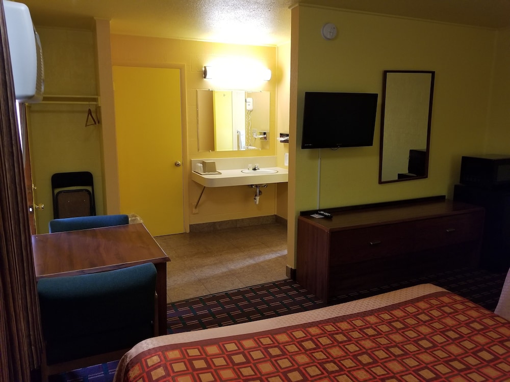 Motel 7 Rawlins - photo 11