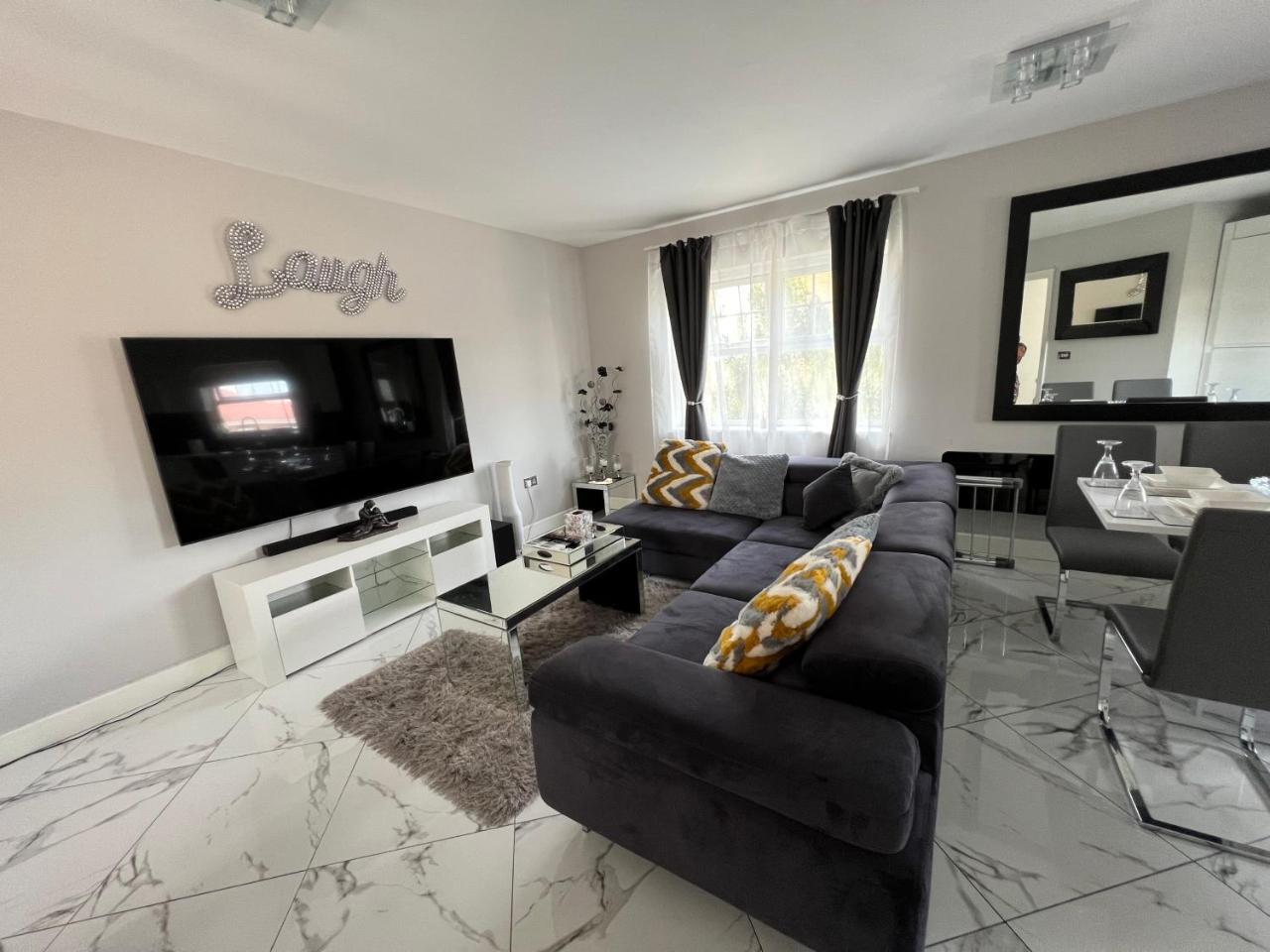 2 Double Bedroom Apartment in Edgware London — 4-Star Luxury Hotel in Edgware, United Kingdom