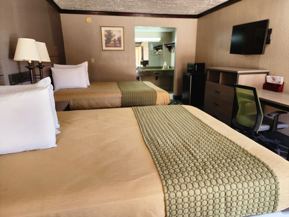 Executive Inn - photo 8