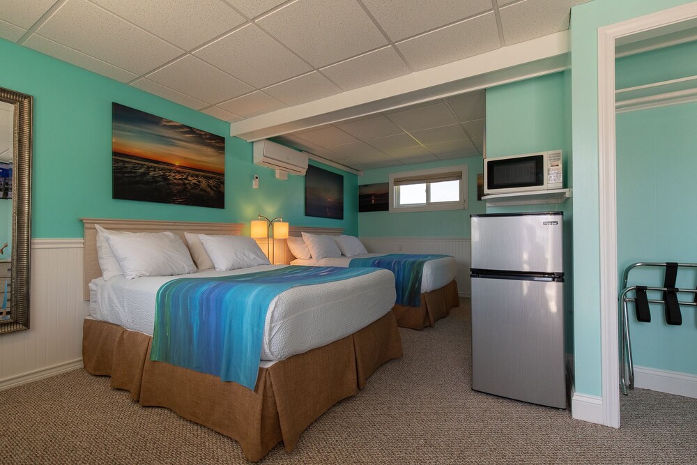 Footbridge Beach Motel - photo 24