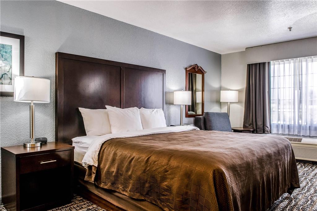 Clarion Hotel By Humboldt Bay - photo 12