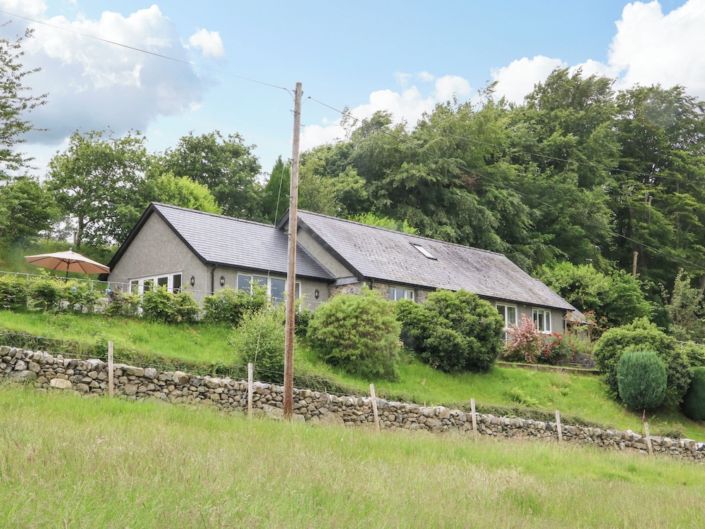 Ochr Y Garth — hotel in Llanrwst
