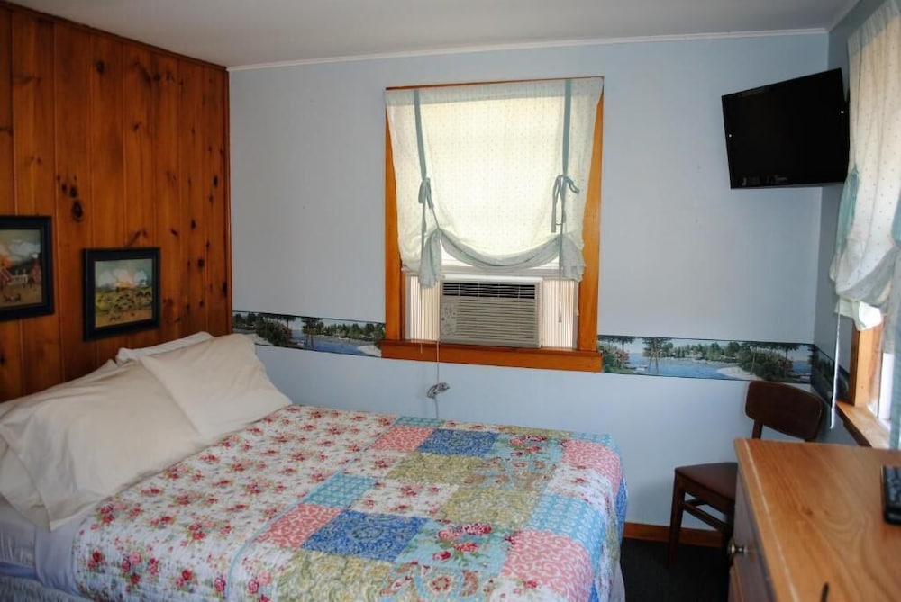 Rock Ledge Motel - photo 6