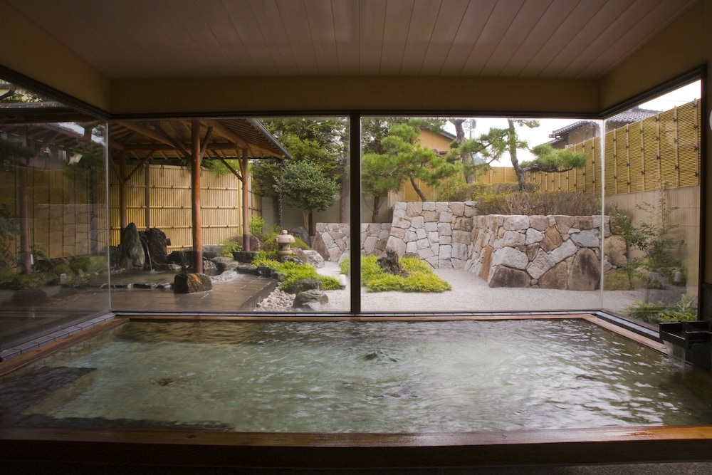 Hananoyado Nishikien - carbon neutral hotel in Mimasaka