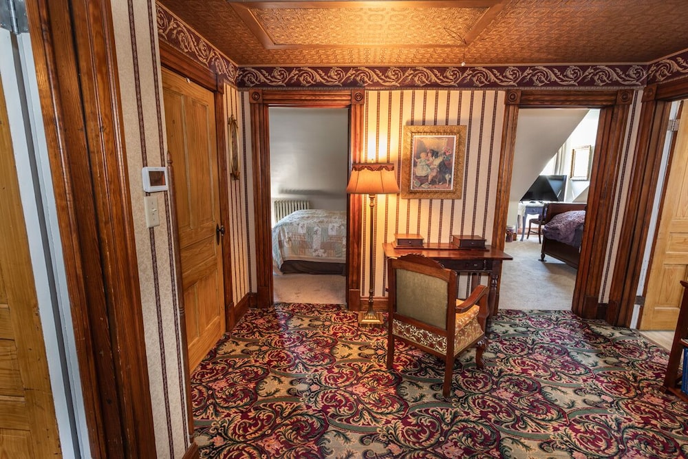 South Broadway Manor - photo 101