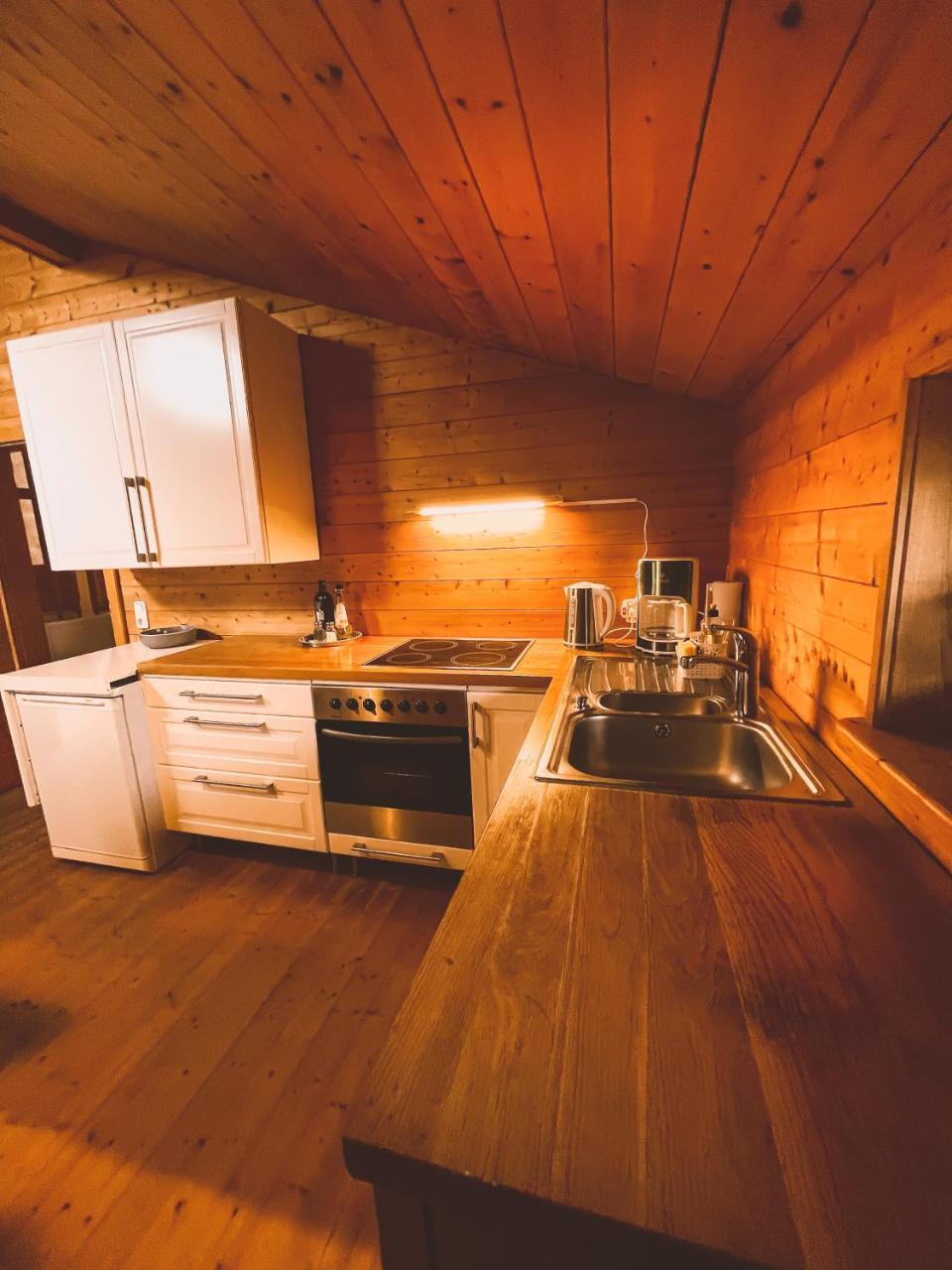 Naturnahes Familienchalet mit Garten Wifi Netflix nur 15 Minuten vom Chiemsee und 35 Minuten von München entfernt — 4-Star Luxury Hotel in Vogtareuth, Germany