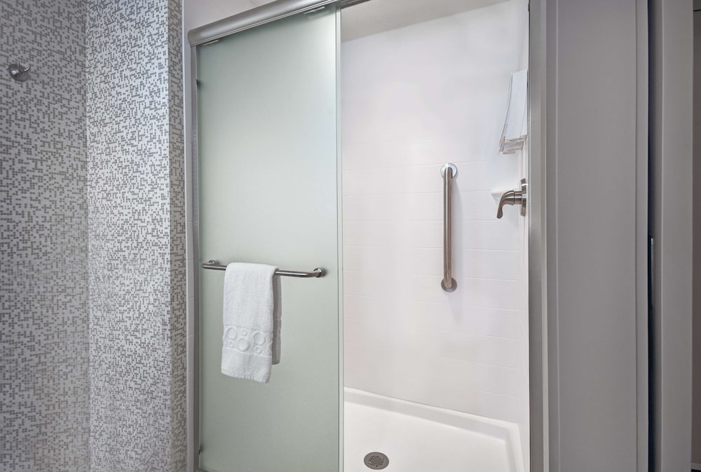 Home2 Suites by Hilton Utica NY - photo 20