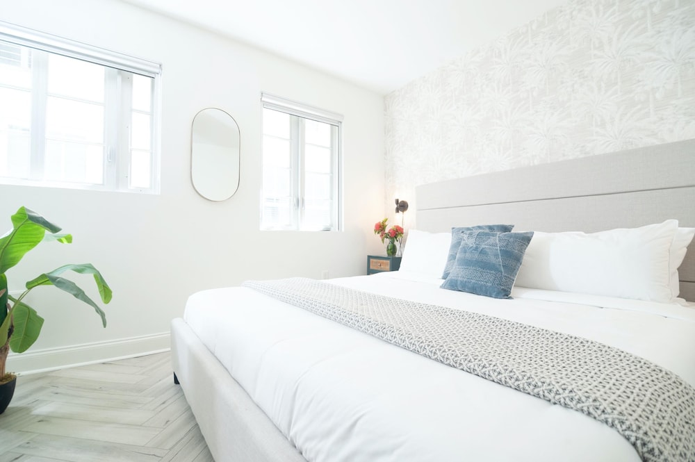 Luxuri Suites - photo 26