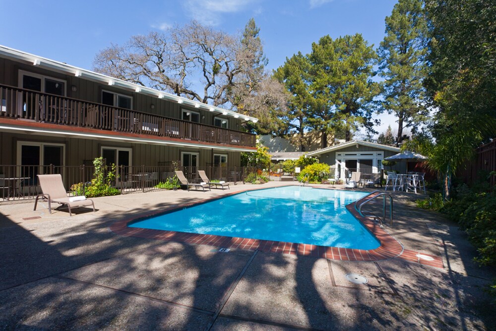 The Cottages Hotel - photo 21