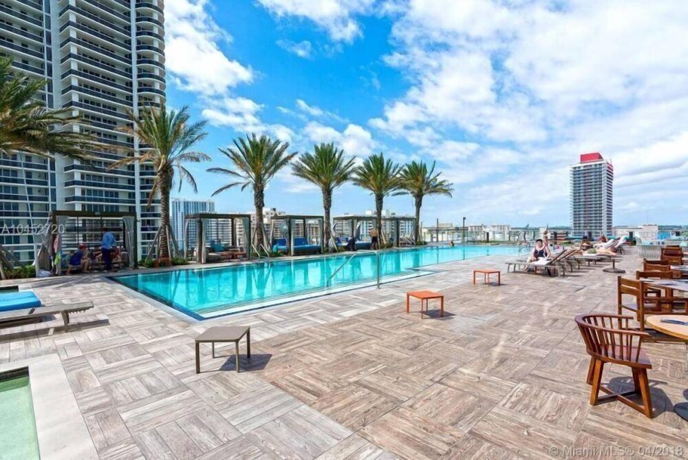 Best Ocean & Bay Views 2 Bed 2 Bath @ Hyde Resort - photo 37