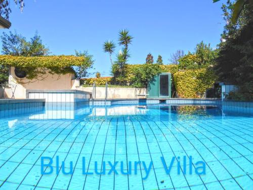 Blu Luxury Villa — 4-Star Luxury Hotel in Brucoli, Italy