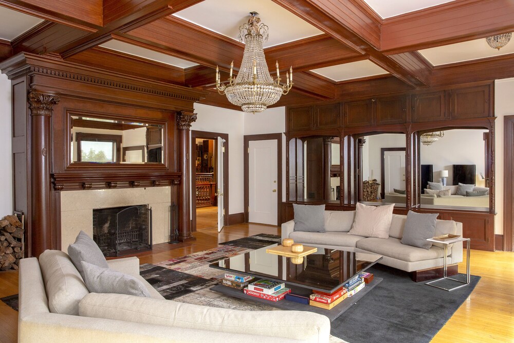 Sonder Archbishop's Mansion - photo 13