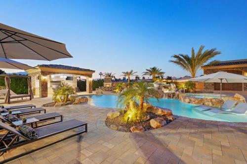 Villa Bella Private Estate in the Heart of Palm Desert Outdoor Amenities Gym Game Room — 4-Star Luxury Hotel in Palm Desert, United States