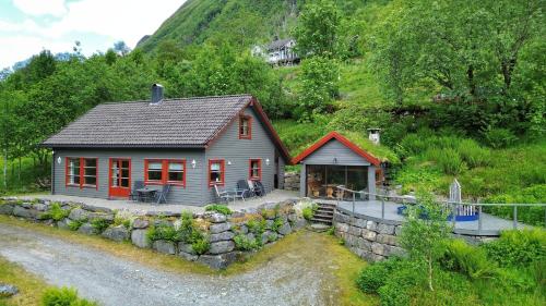 Fully equipped cabin by the fjord — 4-Star Luxury Hotel in Volda, Norway