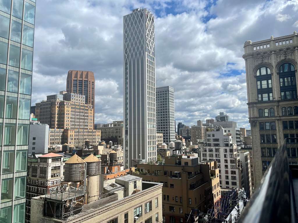 Best Western Premier Empire State Hotel - photo 3