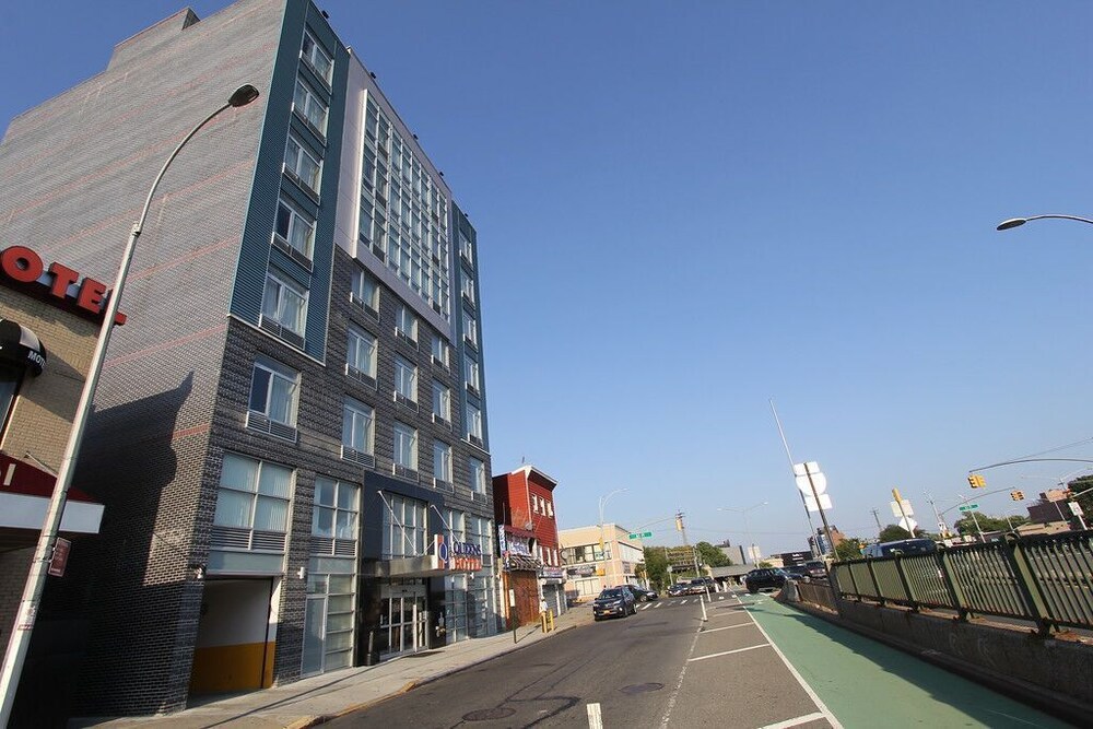 Queens Hotel - photo 17