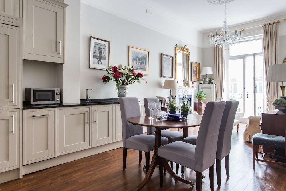Harcourt Terrace II by Onefinestay — 4-Star Luxury Hotel in London, United Kingdom