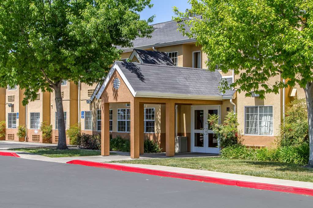 Quality Inn & Suites Santa Rosa South - photo 2