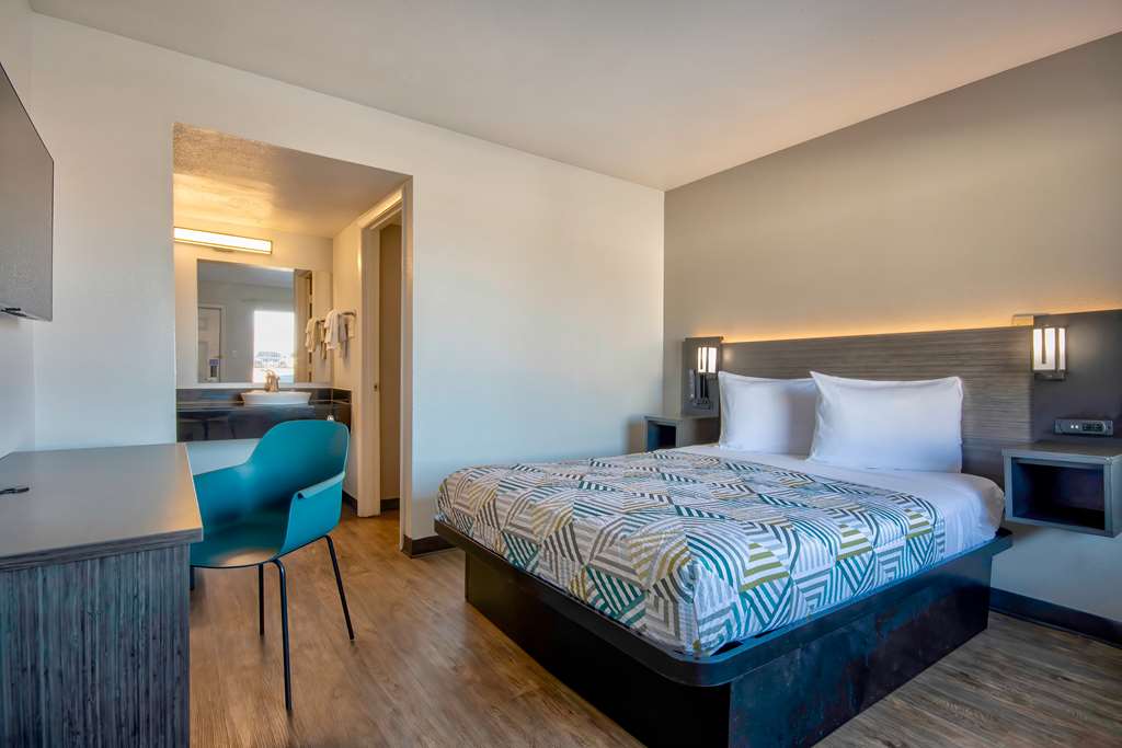 Motel 6 Albuquerque NM Carlisle - photo 14