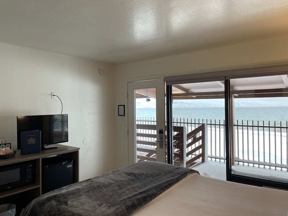 Crown Motel and Family Resort - photo 22