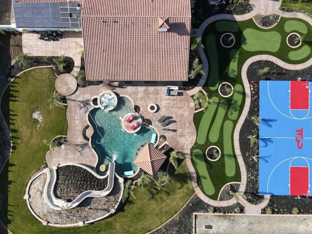 4br Luxury Entertainment Oasis — Tracy