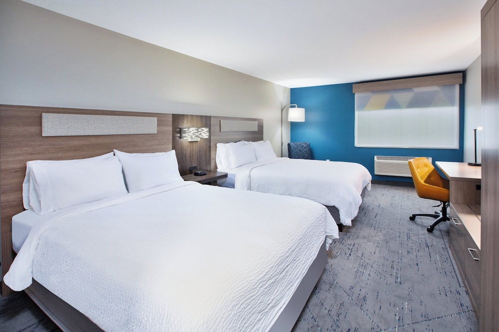 Holiday Inn Express & Suites Wauseon by IHG - photo 11