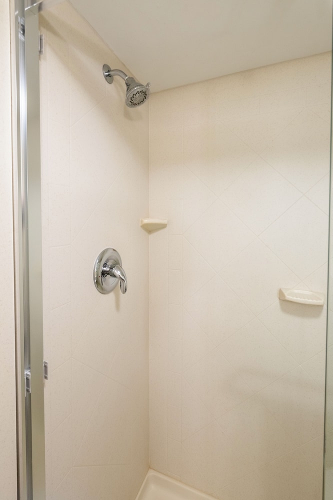 Holiday Inn & Suites Virginia Beach North Beach by IHG - photo 40