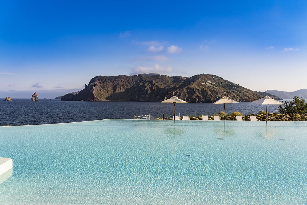 Therasia Resort Sea and Spa