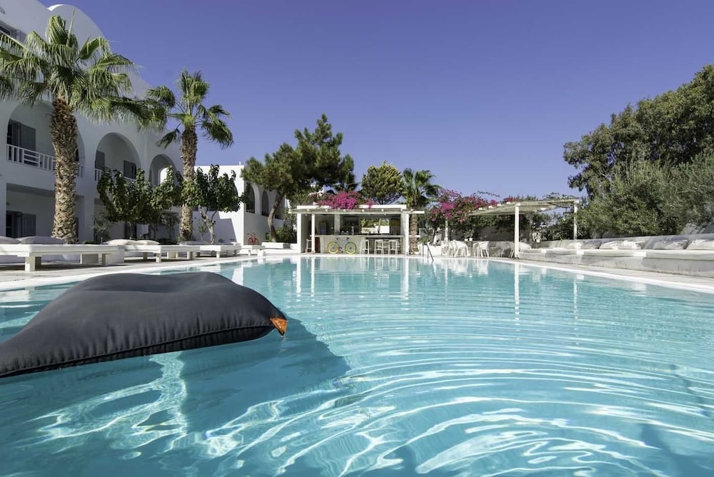 Hotel 28 - carbon neutral hotel in Emporeio