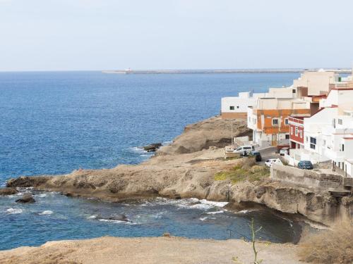 Ek Brisa Del Mar Caleta Arico — hotel in Lomo De Arico