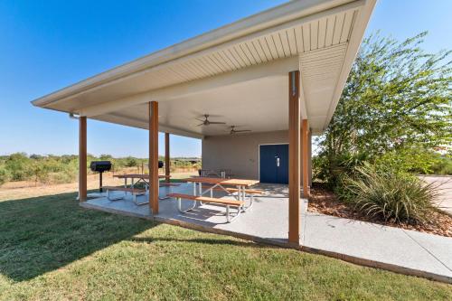 Risewell Kitchen Suites Pleasanton - photo 2