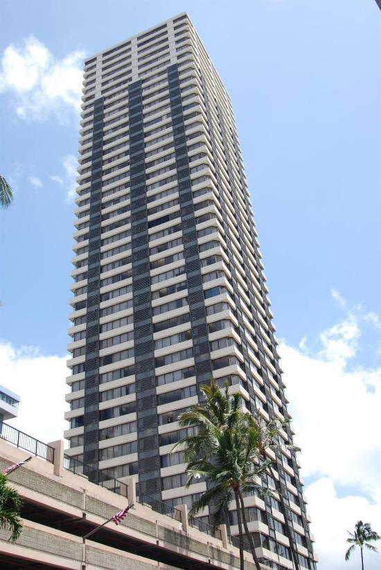 Waikiki beach modern studio No resort fee Best location — Honolulu — photo 2