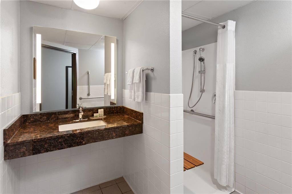 AmericInn by Wyndham West Salem - photo 15