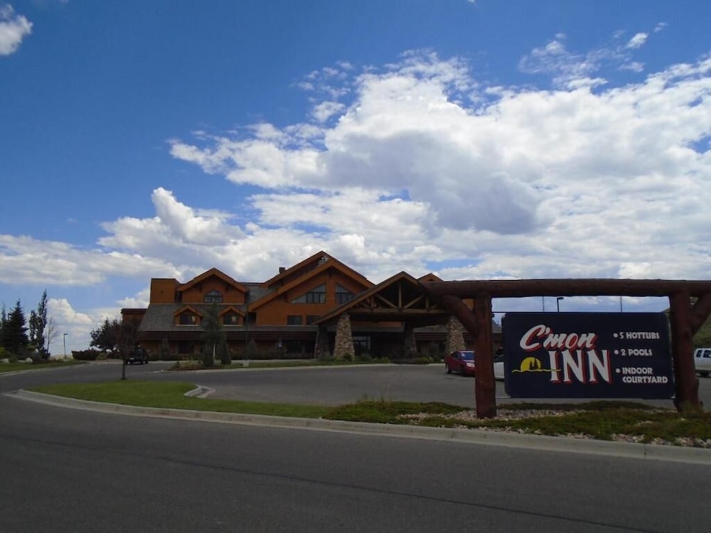 Casper C'mon Inn Hotel & Suites - photo 37