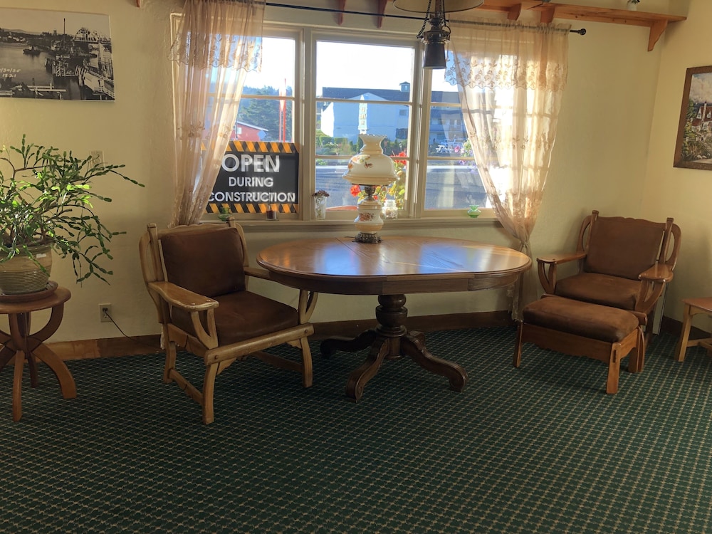 Florence Lighthouse Inn - photo 9
